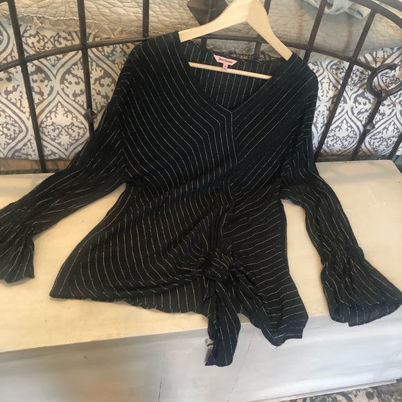 Juicy Couture …. Black & silver blouse NWOT - Picture 2 of 15